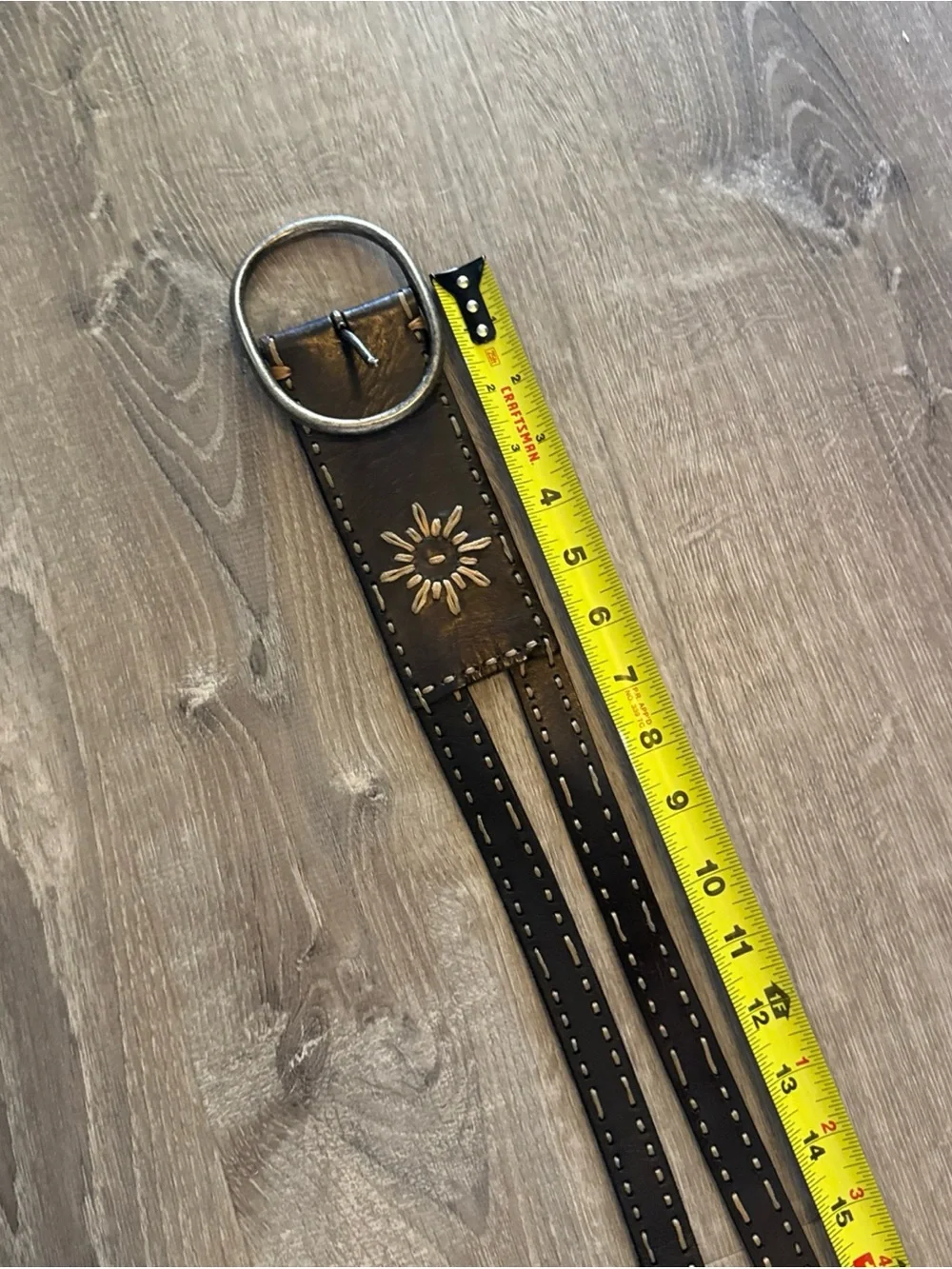 Vtg Linea Pelle belt brass, buckle med hand stitched, sunburst design brown